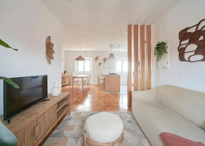 Beato Tagus River View דירה